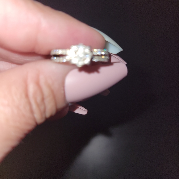 Jared engagement ring white gold, paperwork available - Picture 5 of 7